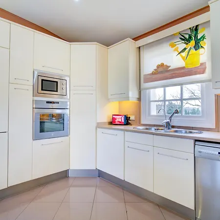 Binife - Exclusiva Con Piscina Climatizada 别墅 *