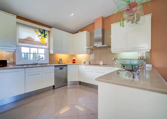 Binife - Exclusiva Con Piscina Climatizada *