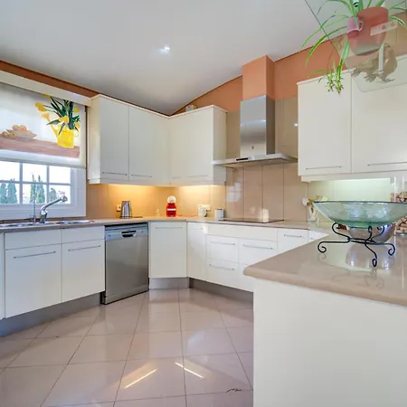 Binife - Exclusiva Con Piscina Climatizada *