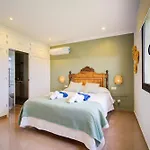 Binife - Exclusiva Con Piscina Climatizada Villa *